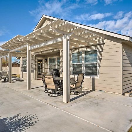 Modern Caldwell House With Yard And Furnished Patio!ヴィラ エクステリア 写真