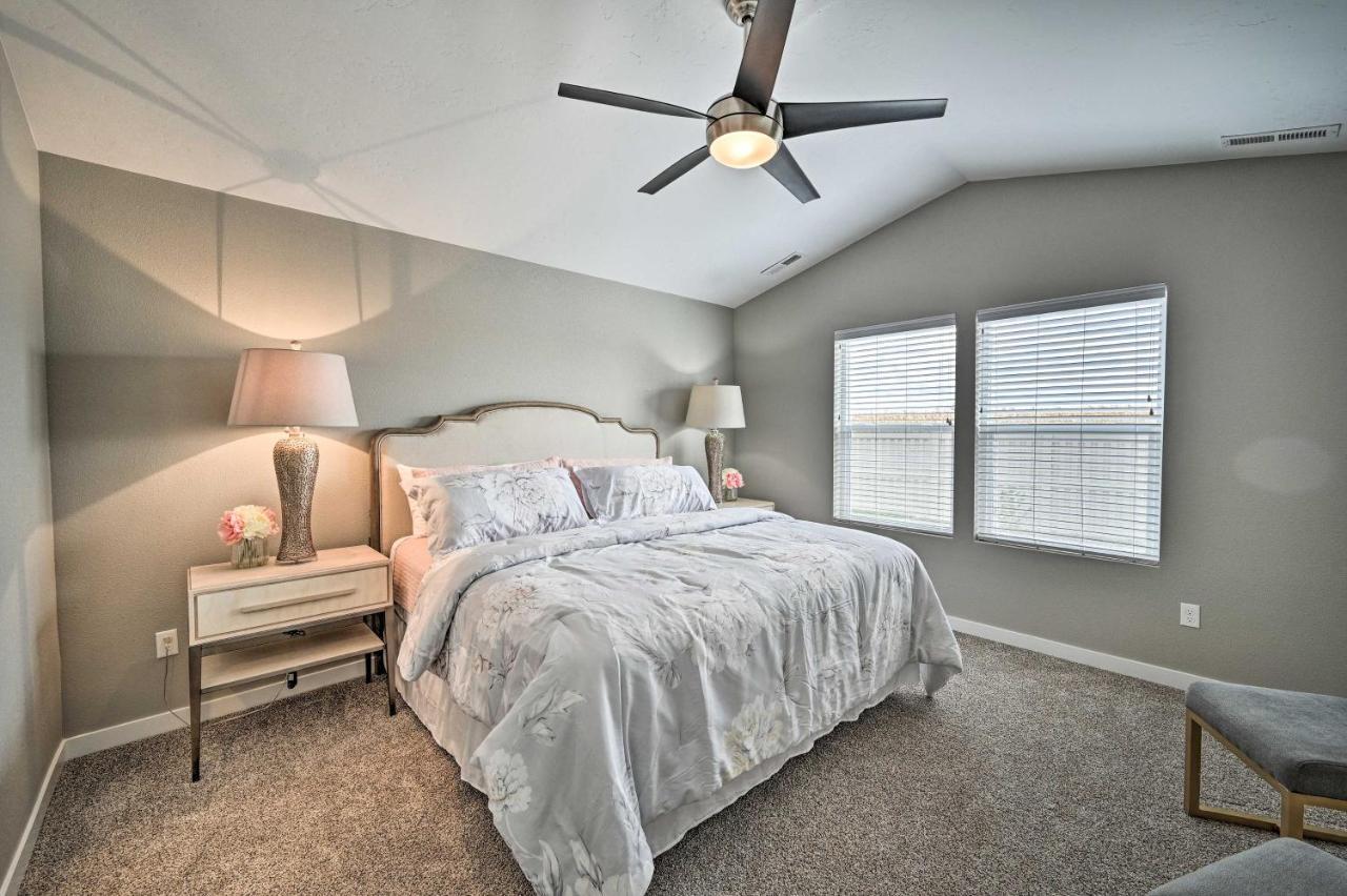 Modern Caldwell House With Yard And Furnished Patio!ヴィラ エクステリア 写真